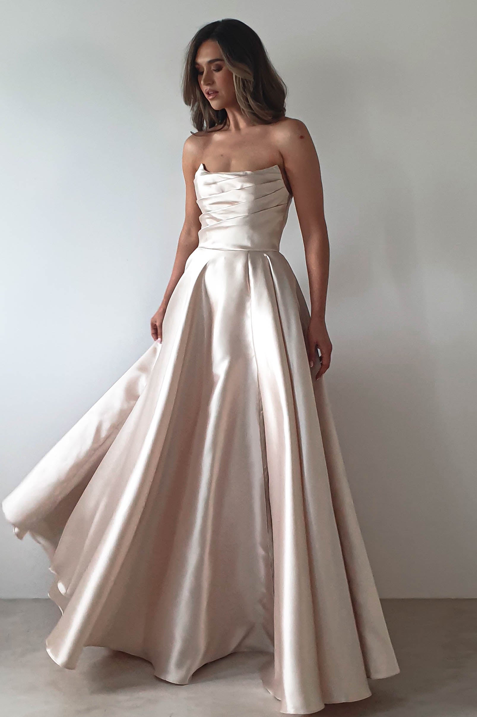 Vestido Miya Champanhe