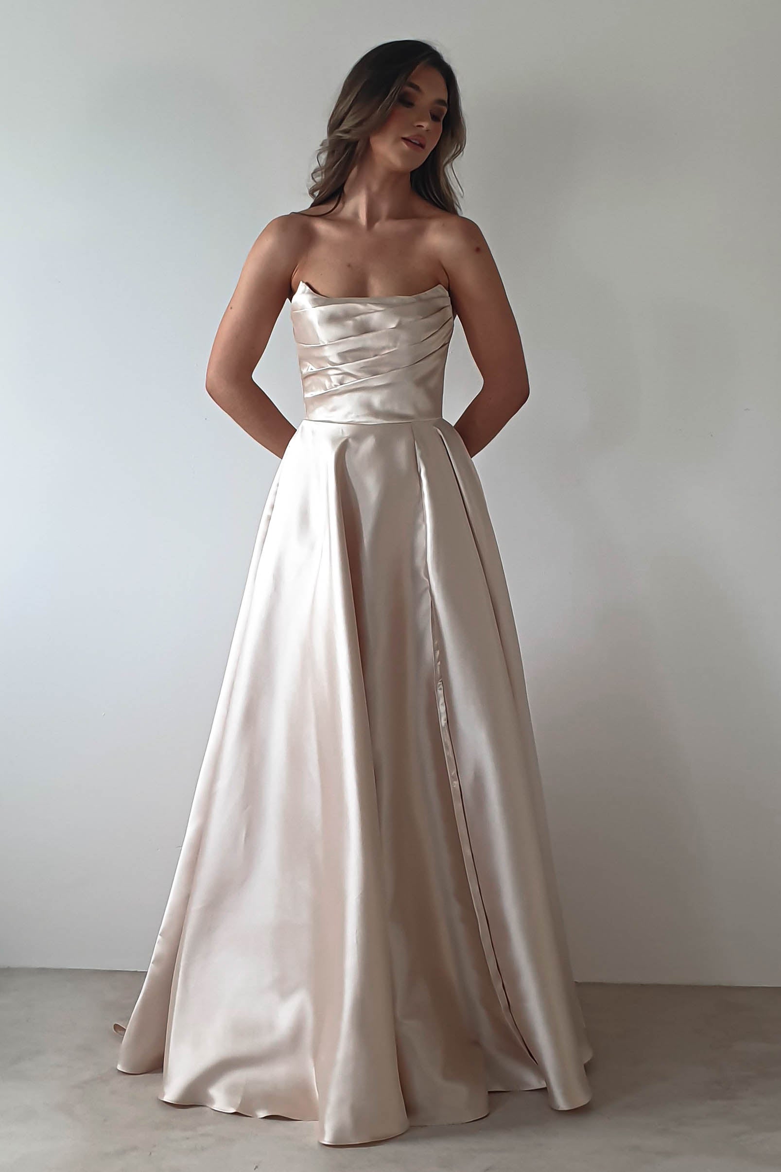 Vestido Miya Champanhe