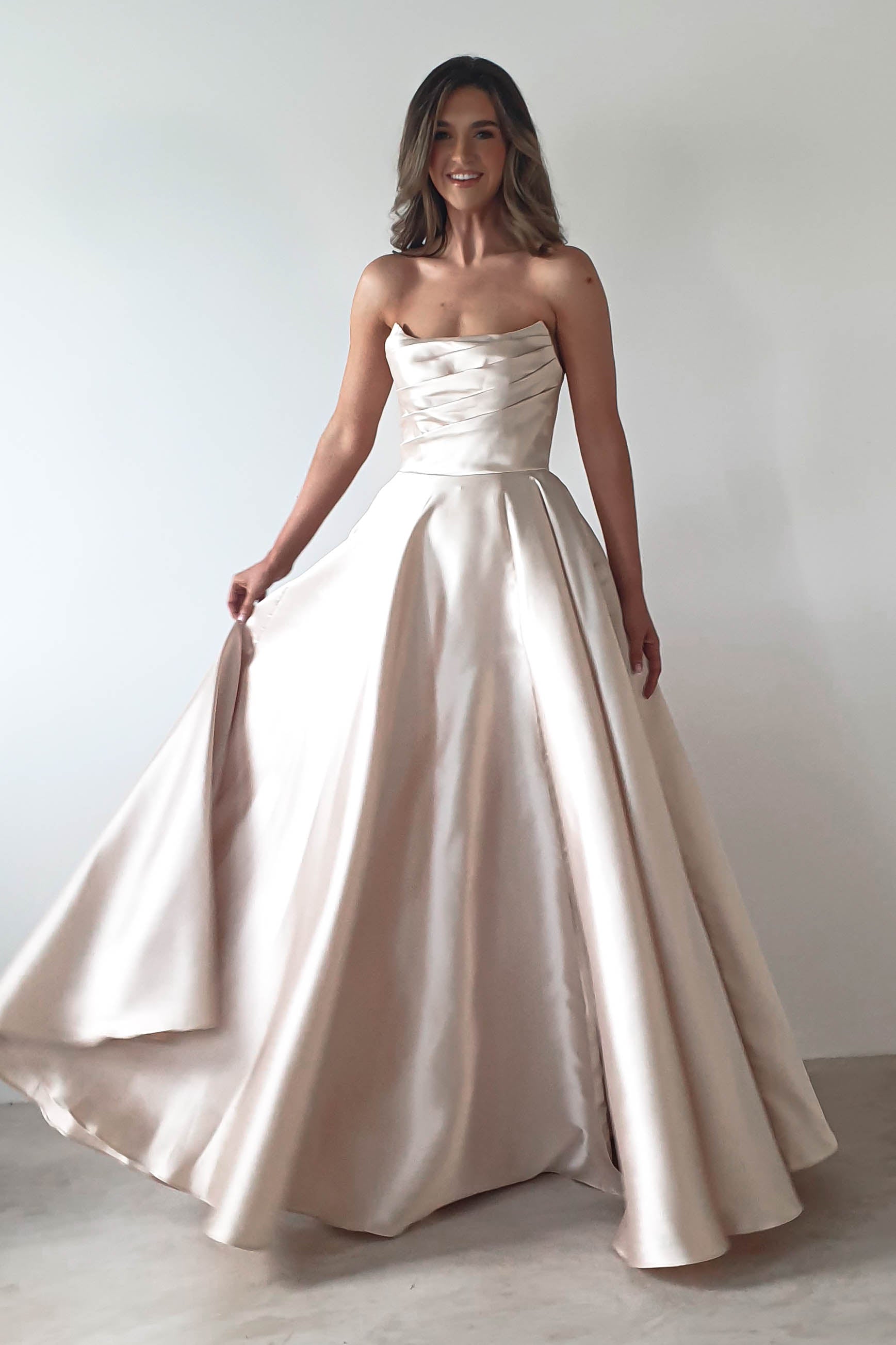 Vestido Miya Champanhe